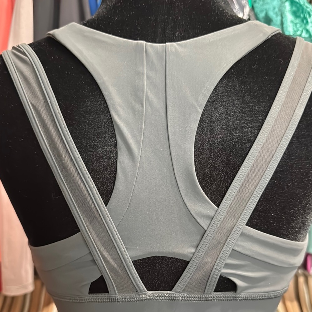 NWOT Lululemon Sports Bra - Picture 6 of 6